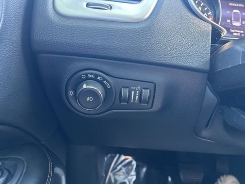 Used 2018 Jeep Compass Latitude w/ Popular Equipment Group image 25