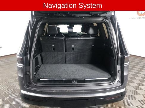 Used 2022 Jeep Grand Wagoneer Series III AWD/4WD image 20