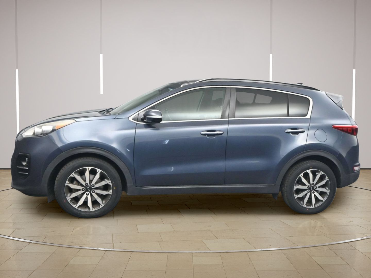 Used 2018 Kia Sportage EX w/ EX Premium Package FWD image 4