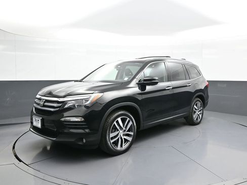 Used 2017 Honda Pilot Elite image 1