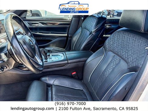 Used 2019 BMW 750i w/ Executive Package RWD image 16