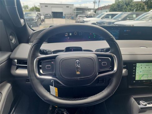 New 2026 Lincoln Navigator Reserve AWD/4WD image 36