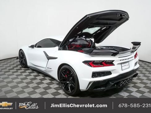 Used 2023 Chevrolet Corvette Z06 w/ Z07 Performance Package image 32