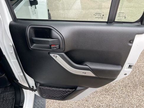 Used 2015 Jeep Wrangler Unlimited Sahara w/ Max Tow Package image 32