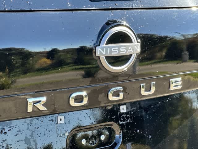 Used 2023 Nissan Rogue S AWD/4WD image 16