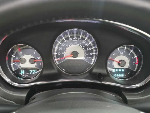 Used 2011 Chrysler 200 Limited FWD image 8
