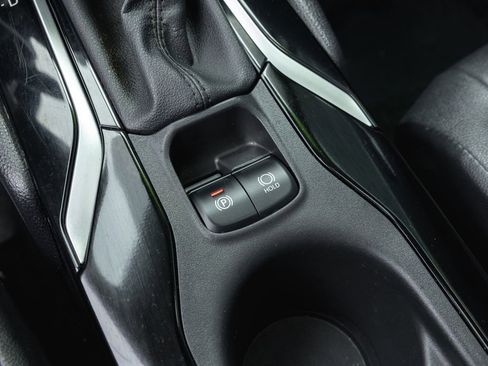 Certified 2022 Toyota Corolla Cross XLE w/ Convenience Package image 19