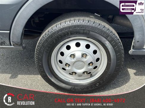 Used 2022 Ford Transit 250 148 High Roof AWD image 17
