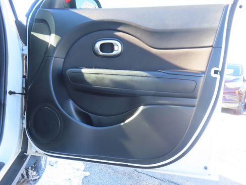 Used 2019 Kia Soul + image 37