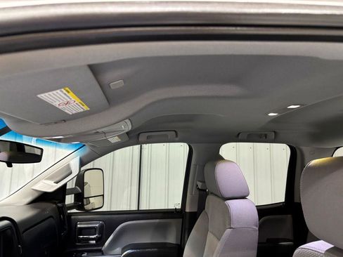 Used 2019 Chevrolet Silverado 2500 W/T AWD/4WD image 15