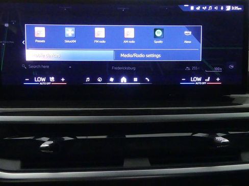 Used 2024 BMW X7 xDrive40i w/ Climate Comfort Package AWD/4WD image 12
