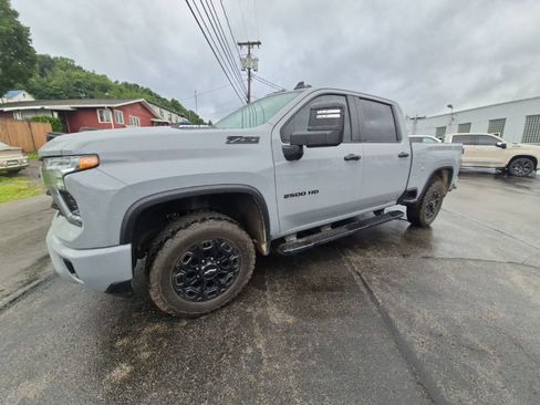 Used 2024 Chevrolet Silverado 2500 LT w/ Z71 Sport Edition AWD/4WD image 4