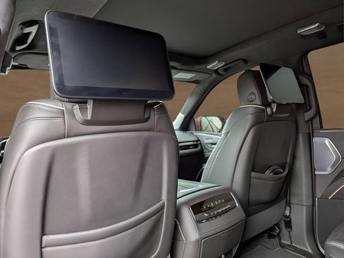 Used 2024 Cadillac Escalade Sport Platinum w/ LPO, ONYX Package image 28