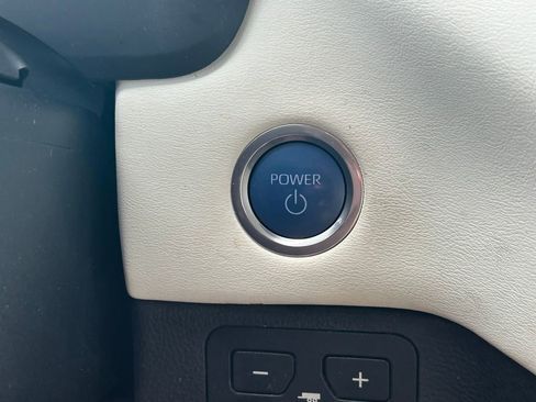 Used 2023 Toyota Sequoia Capstone image 37