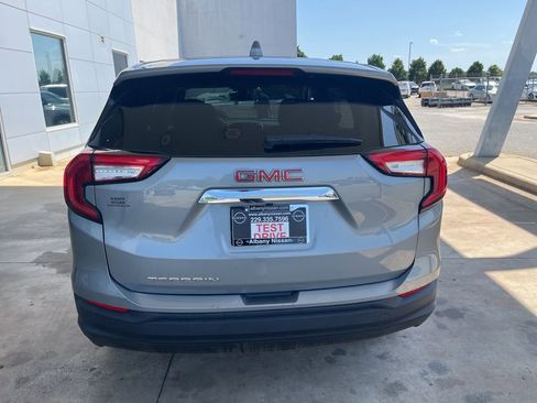 Used 2024 GMC Terrain SLE FWD image 26