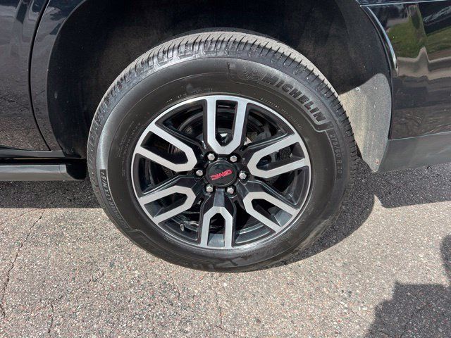 Used 2023 GMC Yukon AT4 w/ AT4 Premium Package AWD/4WD image 9