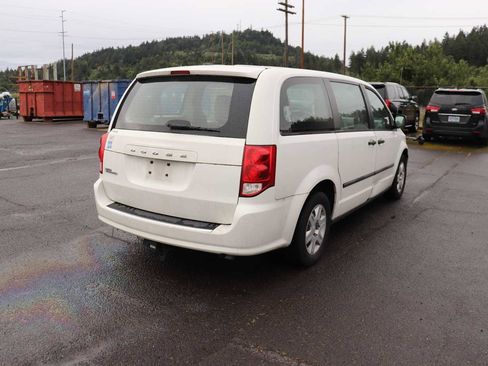 Used 2013 Dodge Grand Caravan American Value Package w/ UConnect Hands-Free Group FWD image 5