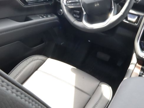 New 2026 GMC Yukon Denali AWD/4WD image 13