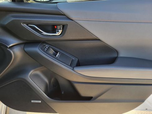 Certified 2025 Subaru Crosstrek 2.5i Limited w/ Crosstrek Mirror Package AWD/4WD image 6