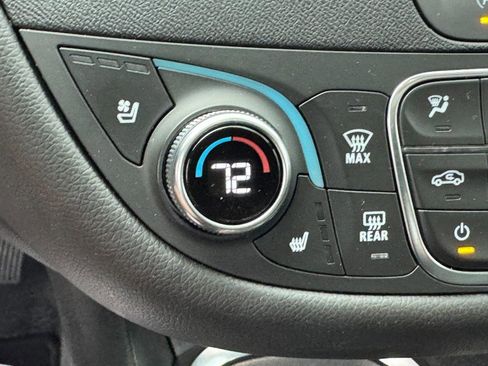 Used 2025 Chevrolet Malibu LT FWD image 23