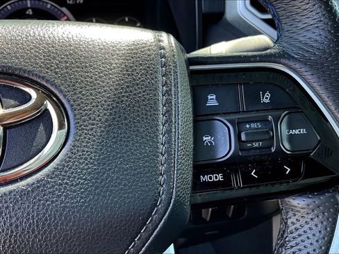 Used 2023 Toyota Tundra Platinum image 29