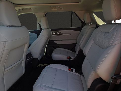 New 2026 Ford Explorer Platinum image 10