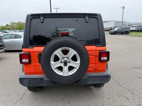 Used 2018 Jeep Wrangler Unlimited Sport S AWD/4WD image 4