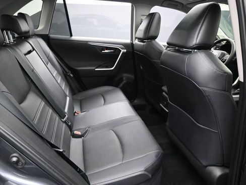 Used 2023 Toyota RAV4 Limited image 31