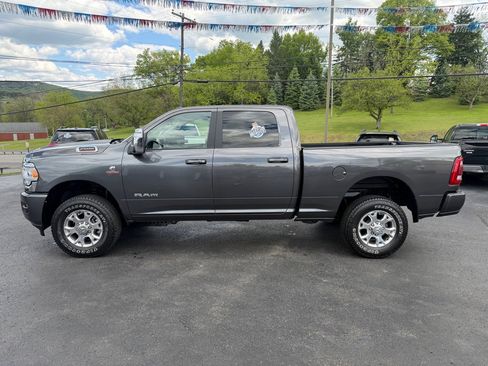Used 2024 RAM 2500 Laramie AWD/4WD image 8