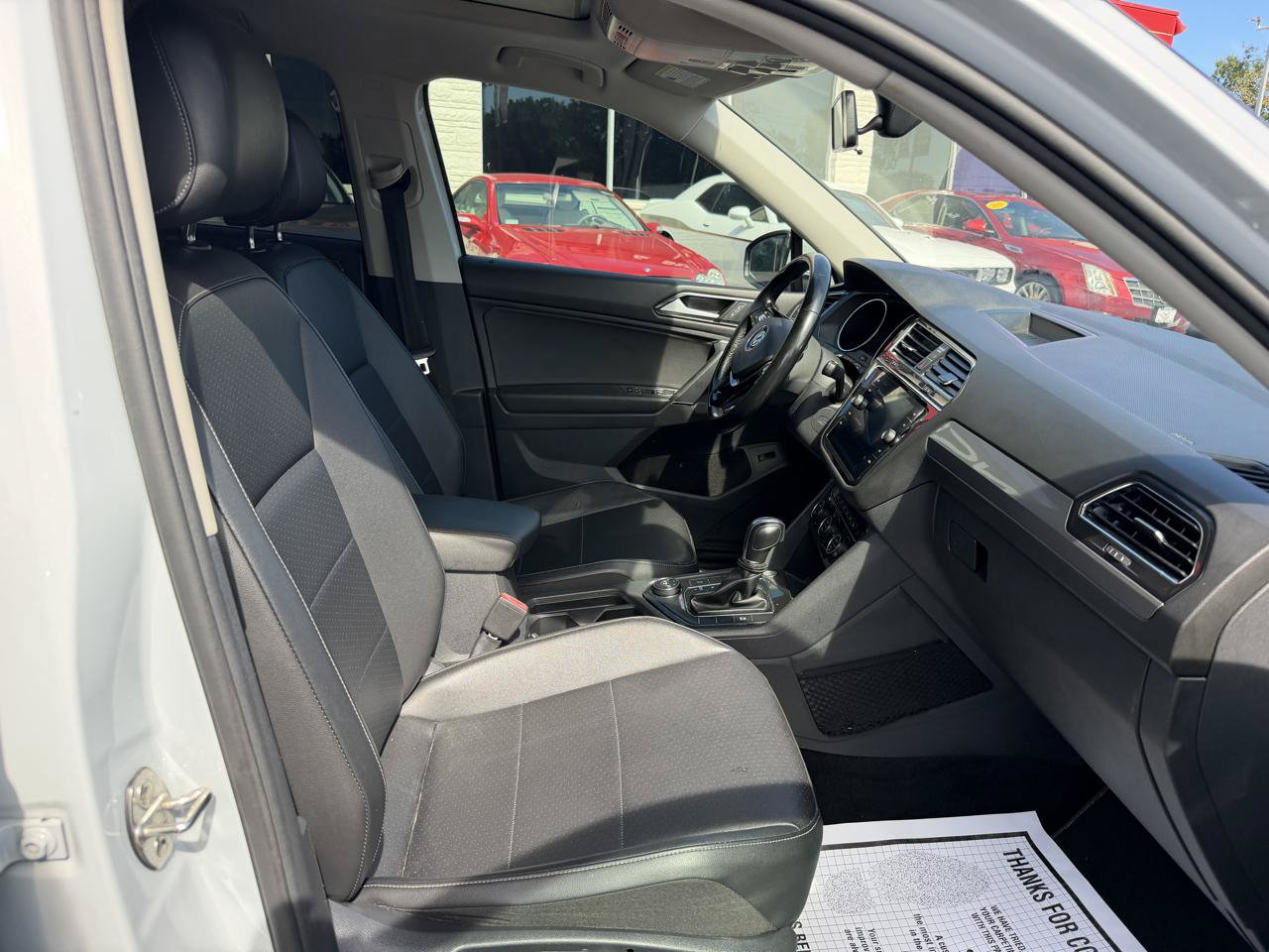 Used 2018 Volkswagen Tiguan SEL AWD/4WD image 16