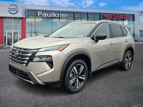 Certified 2025 Nissan Rogue SL w/ Tech Package image 3