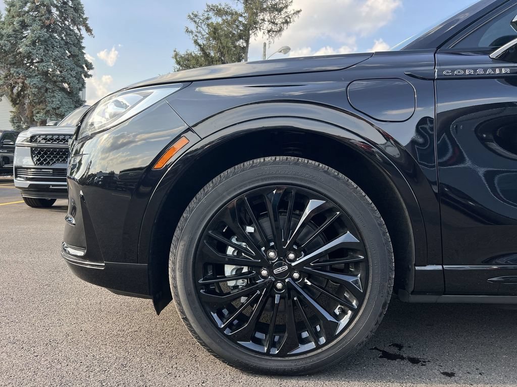 Used 2025 Lincoln Corsair Grand Touring w/ Equipment Group 302A AWD/4WD image 19