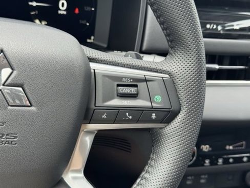 New 2025 Mitsubishi Outlander SEL image 25