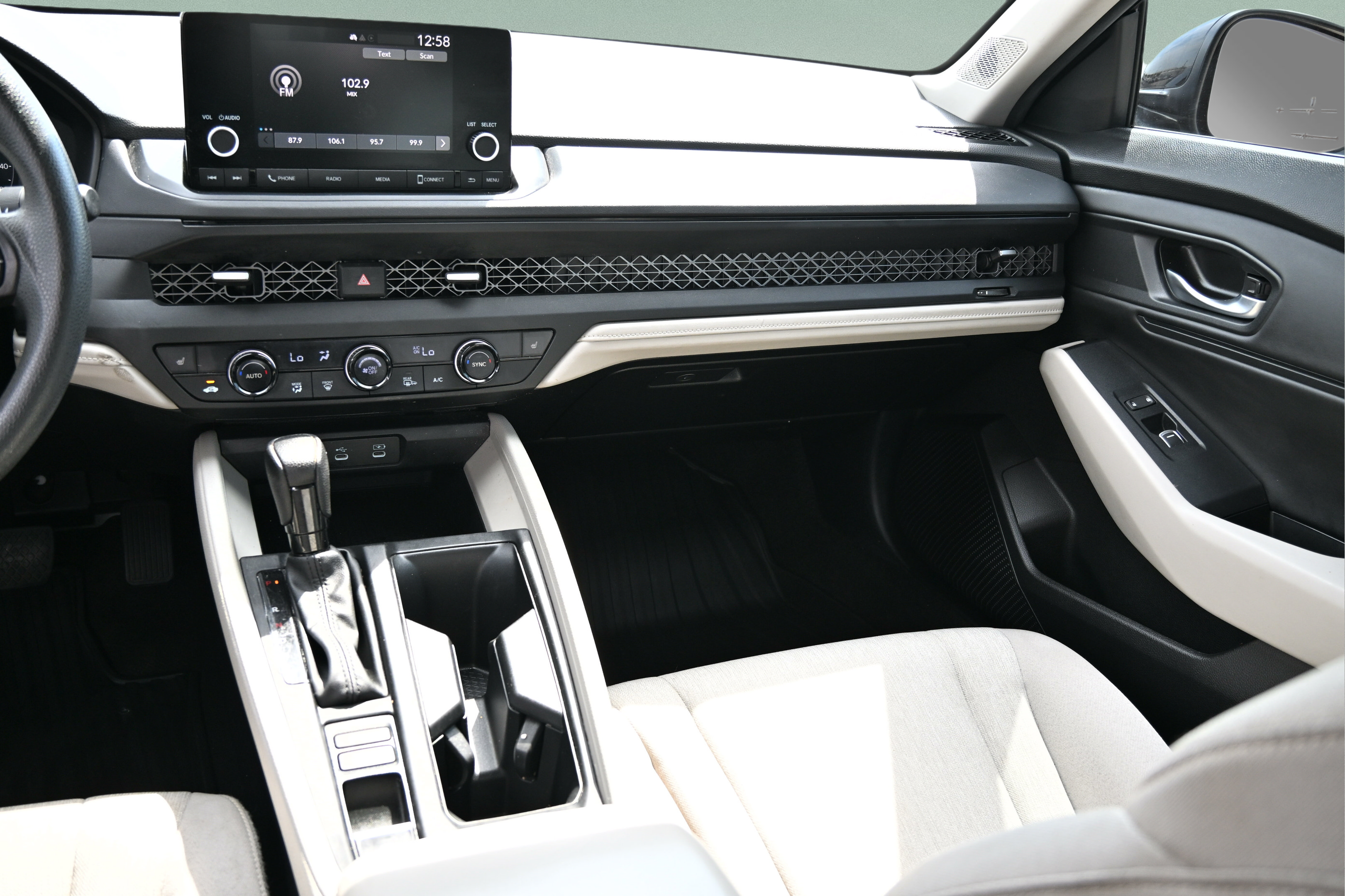 Certified 2025 Honda Accord SE image 11