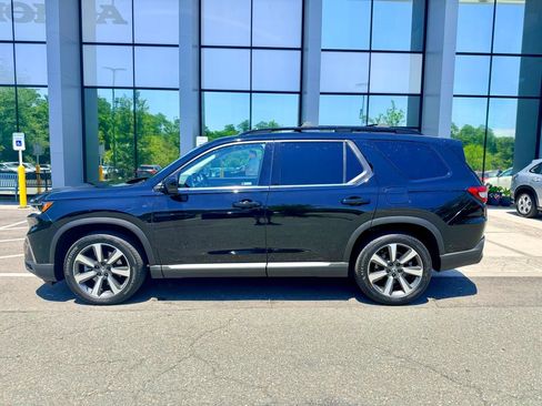Used 2024 Honda Pilot Elite image 2