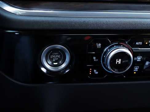 Used 2023 GMC Sierra 1500 SLT w/ SLT Convenience Package image 19