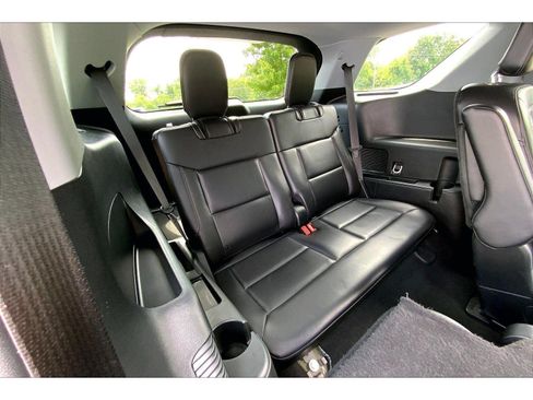 Used 2024 Ford Explorer XLT w/ Equipment Group 202A AWD/4WD image 26