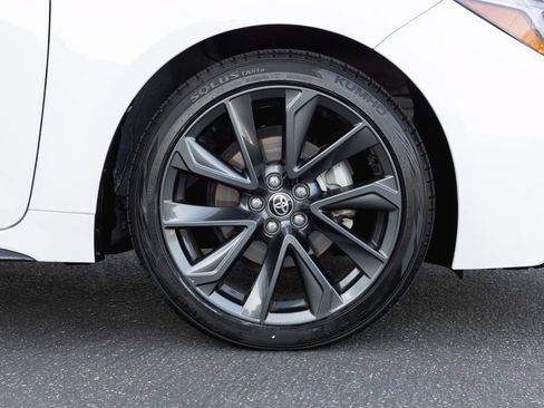 Certified 2024 Toyota Corolla SE w/ SE Premium Package FWD image 4