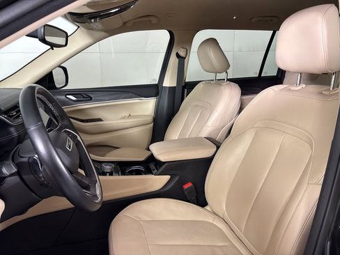 Used 2022 Jeep Grand Cherokee L Limited image 19