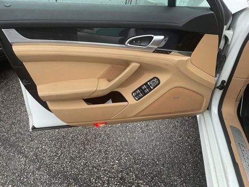 Used 2016 Porsche Panamera 4 image 7