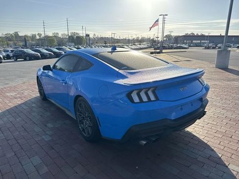 Used 2025 Ford Mustang GT RWD image 7
