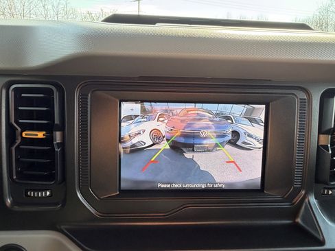 Used 2023 Ford Bronco Badlands image 18