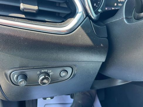 Used 2019 Chevrolet Equinox Premier image 13