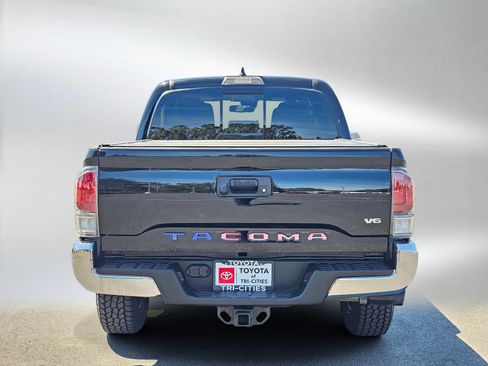 Used 2021 Toyota Tacoma TRD Off-Road AWD/4WD image 4