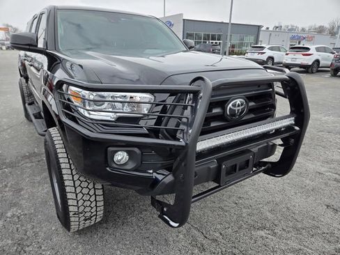 Used 2023 Toyota Tacoma SR image 40