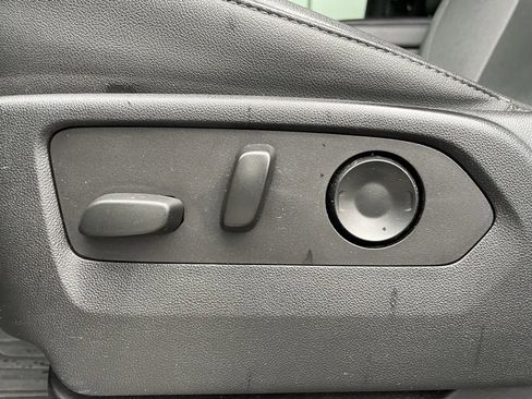 Used 2022 Chevrolet Tahoe LT image 11