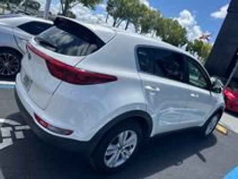 Used 2017 Kia Sportage LX AWD/4WD image 4