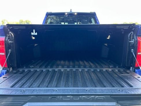 Certified 2024 Toyota Tacoma SR5 AWD/4WD image 22
