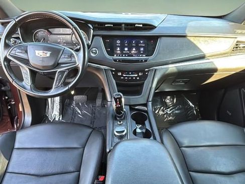 Used 2022 Cadillac XT5 Premium Luxury AWD/4WD image 16