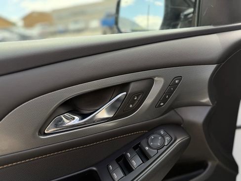 Used 2020 Chevrolet Traverse Premier w/ Redline Edition AWD/4WD image 27